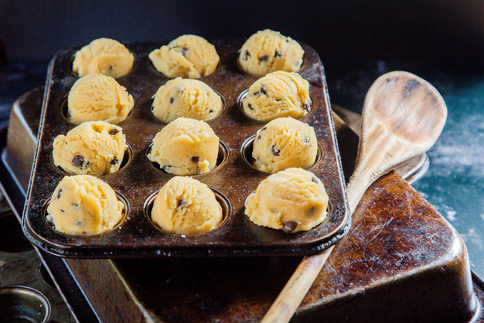 Choc-Chip Cookie Dough Balls: Ready To Bake/Edible